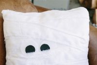 Create a No-Sew Mummy Pillow