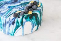 Crafting a Stunning Marble Drip Cake