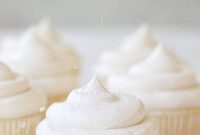Effortless Classic Vanilla Cupcakes