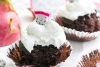Vibrant Dragon Fruit Bliss Cupcakes