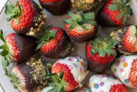 Effortless Chocolate Dipped Strawberries