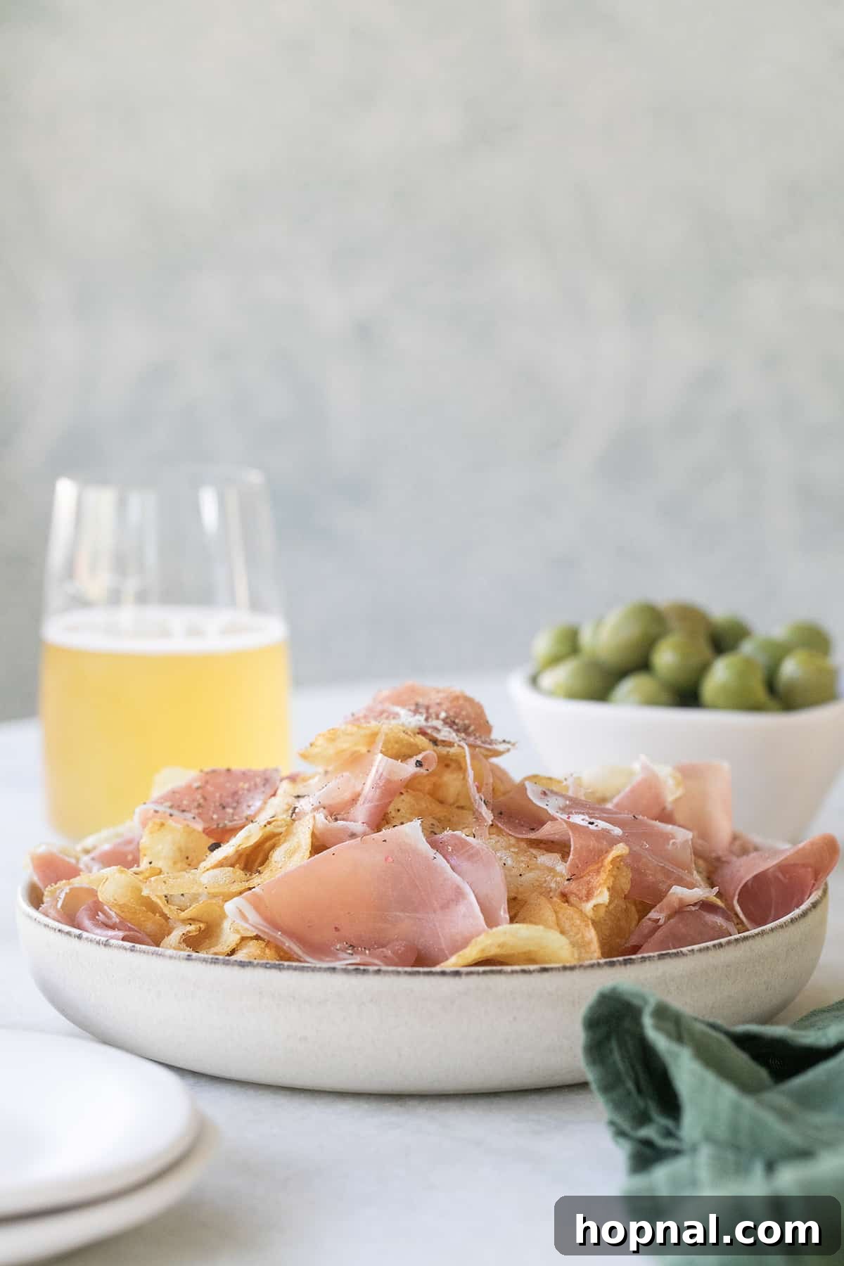 60 Quick and Easy Party Appetizer Recipes 18 appetizer with chips and prosciutto