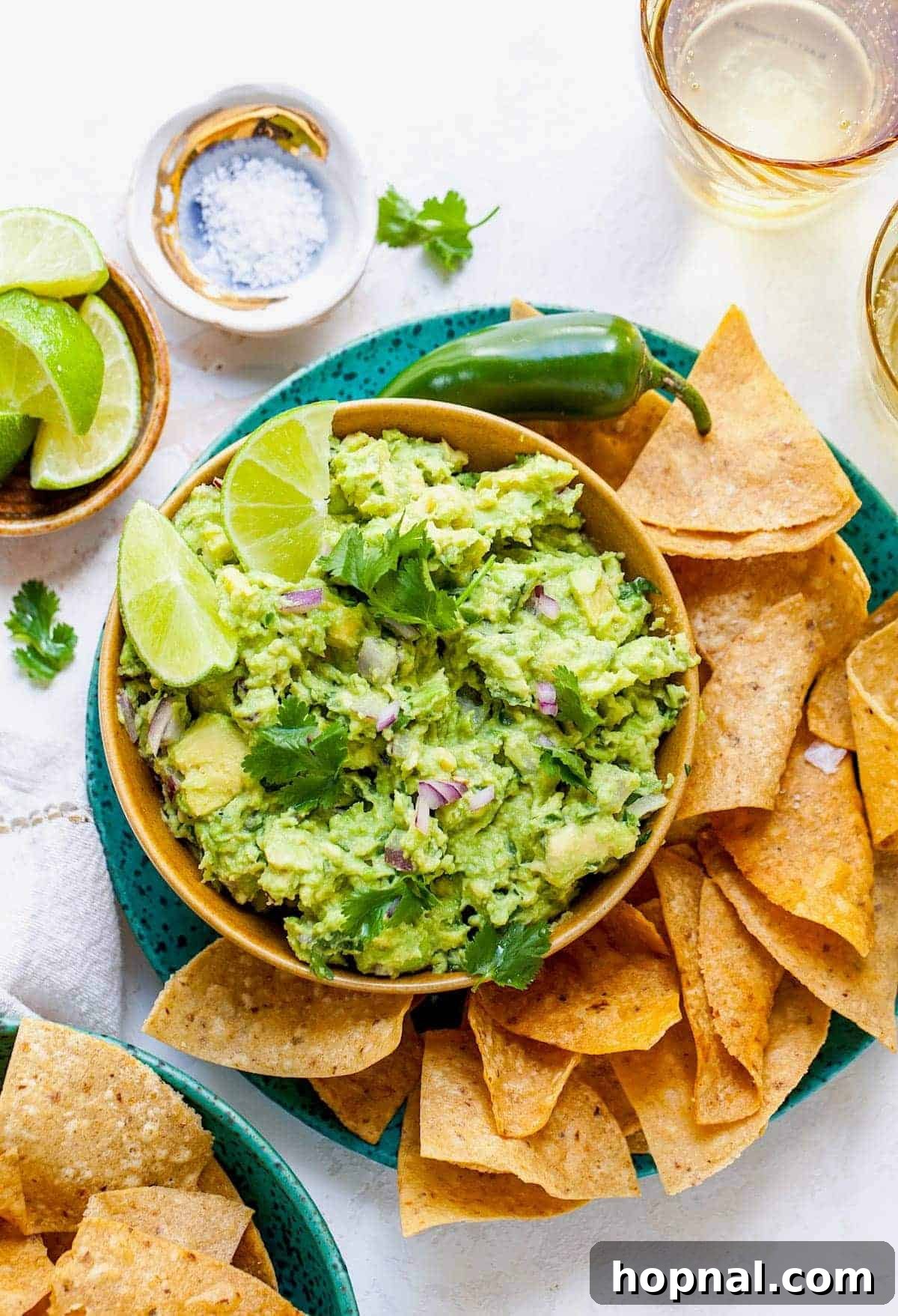 60 Quick and Easy Party Appetizer Recipes 10 guacamole dip
